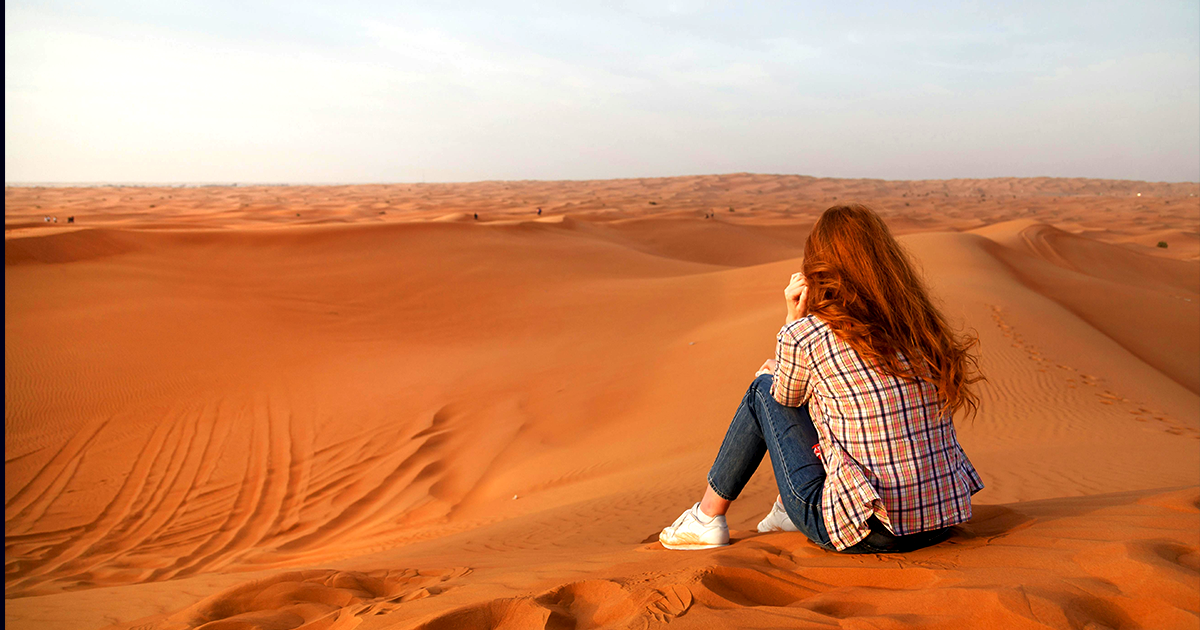 What to Wear in Dubai Desert Safari — Day & Night Outfit Guide